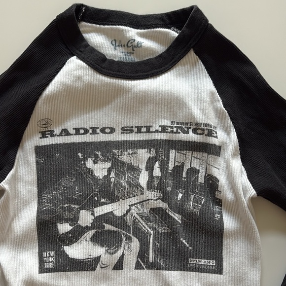 Brandy Melville Radio Silence Long Sleeve - Picture 3 of 8